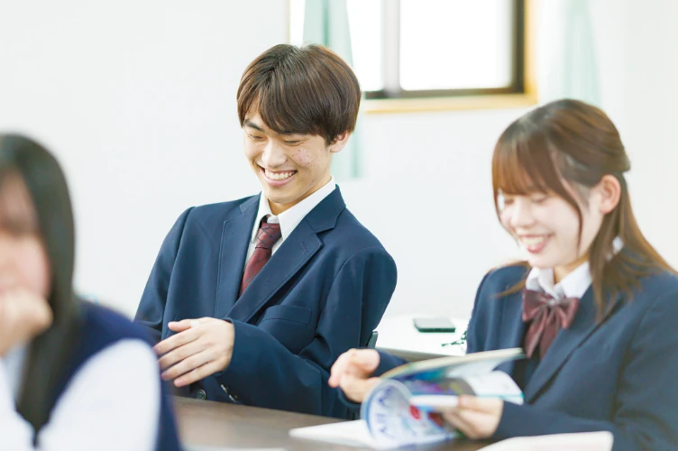 通学×オンラインのハイブリッド